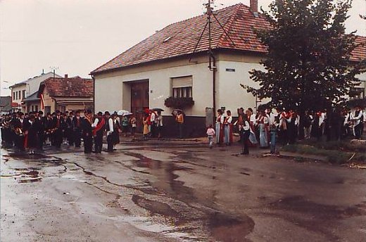 mw_au_1987